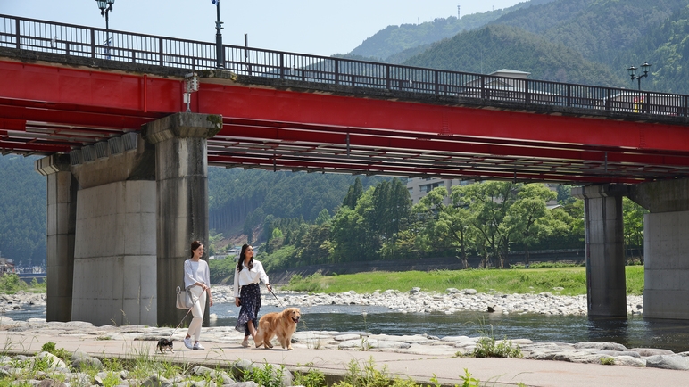【直前割り】郷土料理の朝食付き！愛犬と下呂温泉旅行♪温泉街目の前の好立地！！