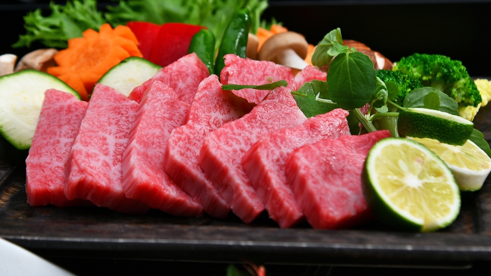 笑いと感動のショーが30％以上お得【セット割り特典】ご夕食はA5等級飛騨牛炭火焼会席！お子様歓迎