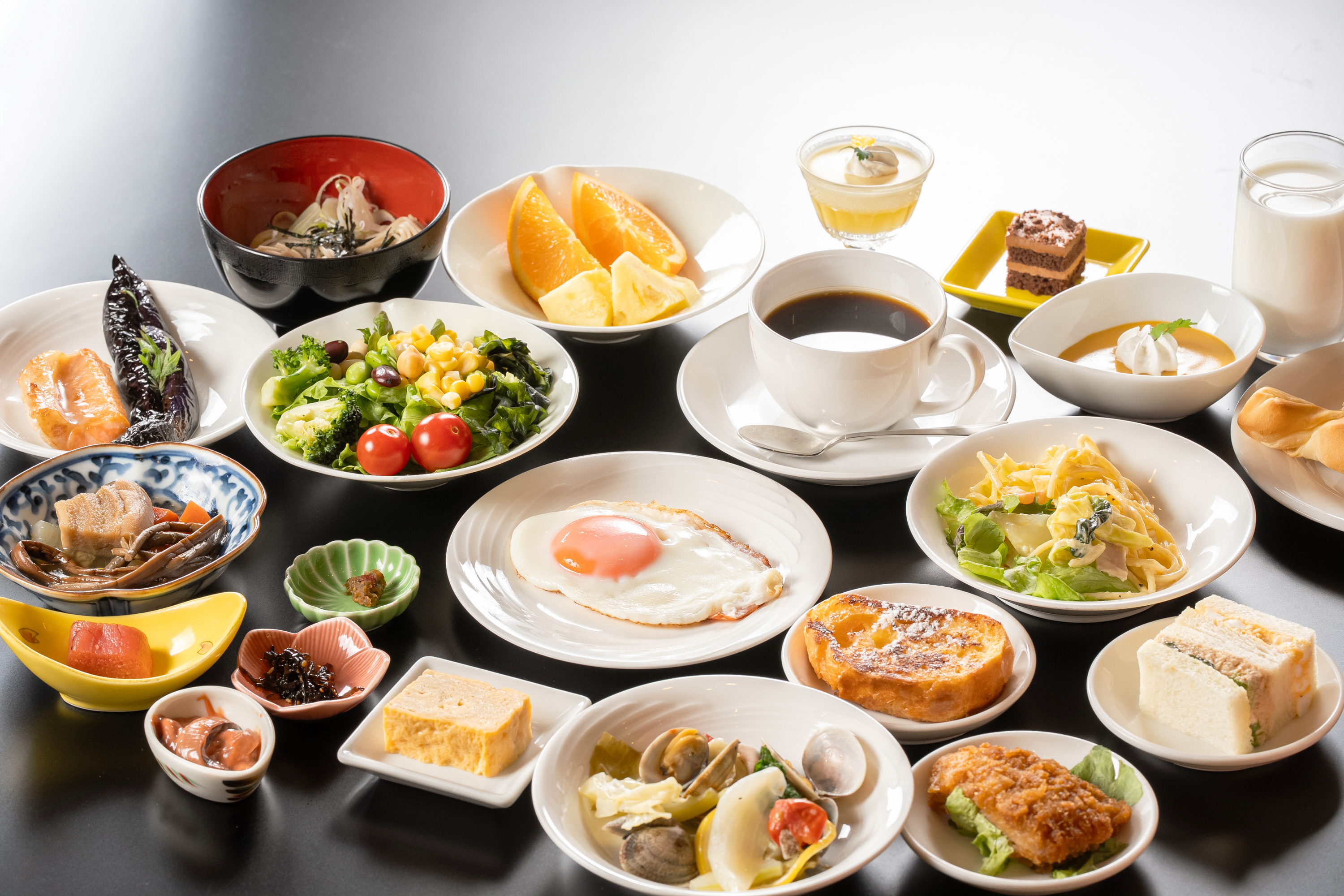 《朝食ビュッフェ》
