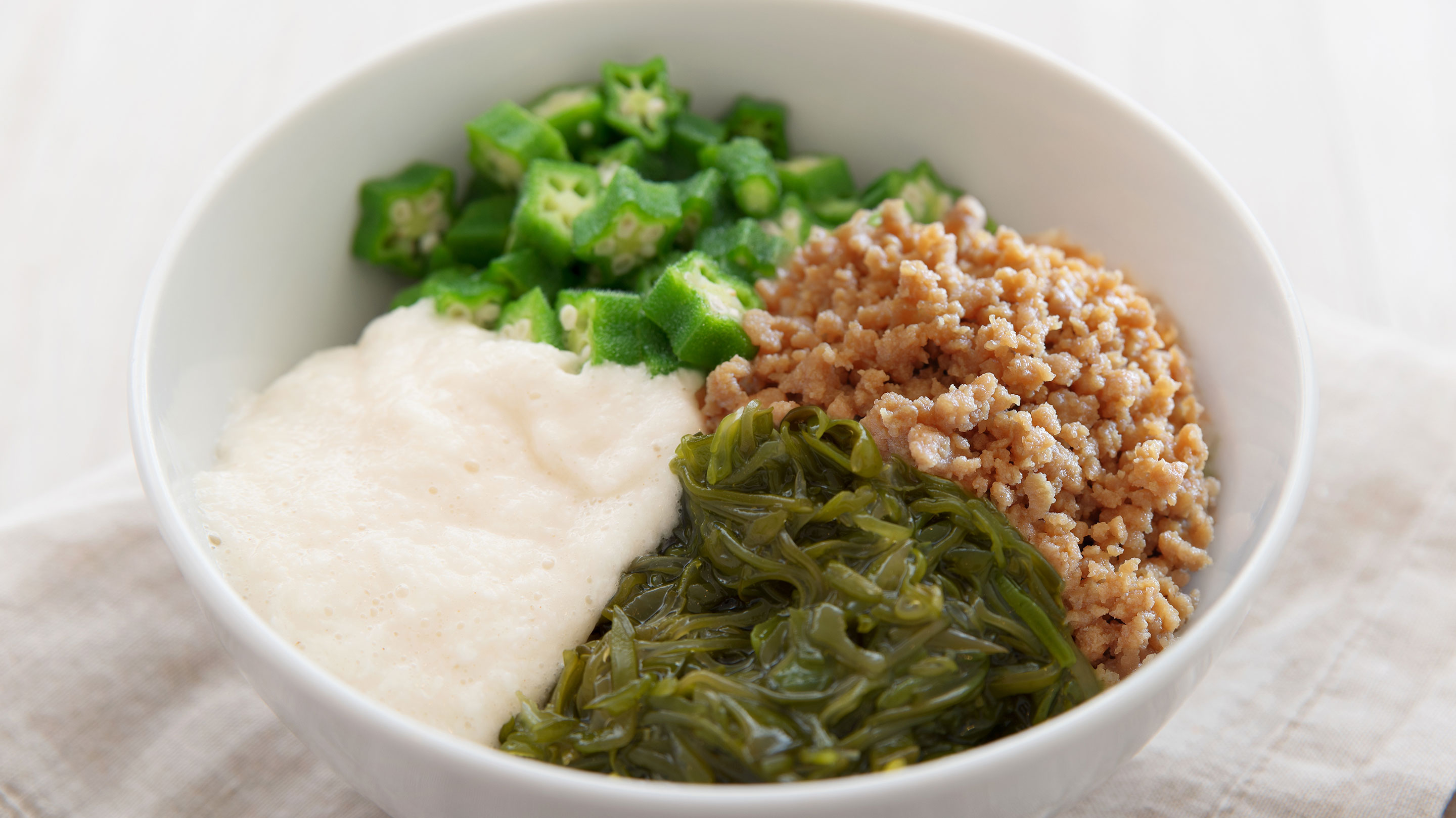 朝食 ねばねば丼　※イメージ