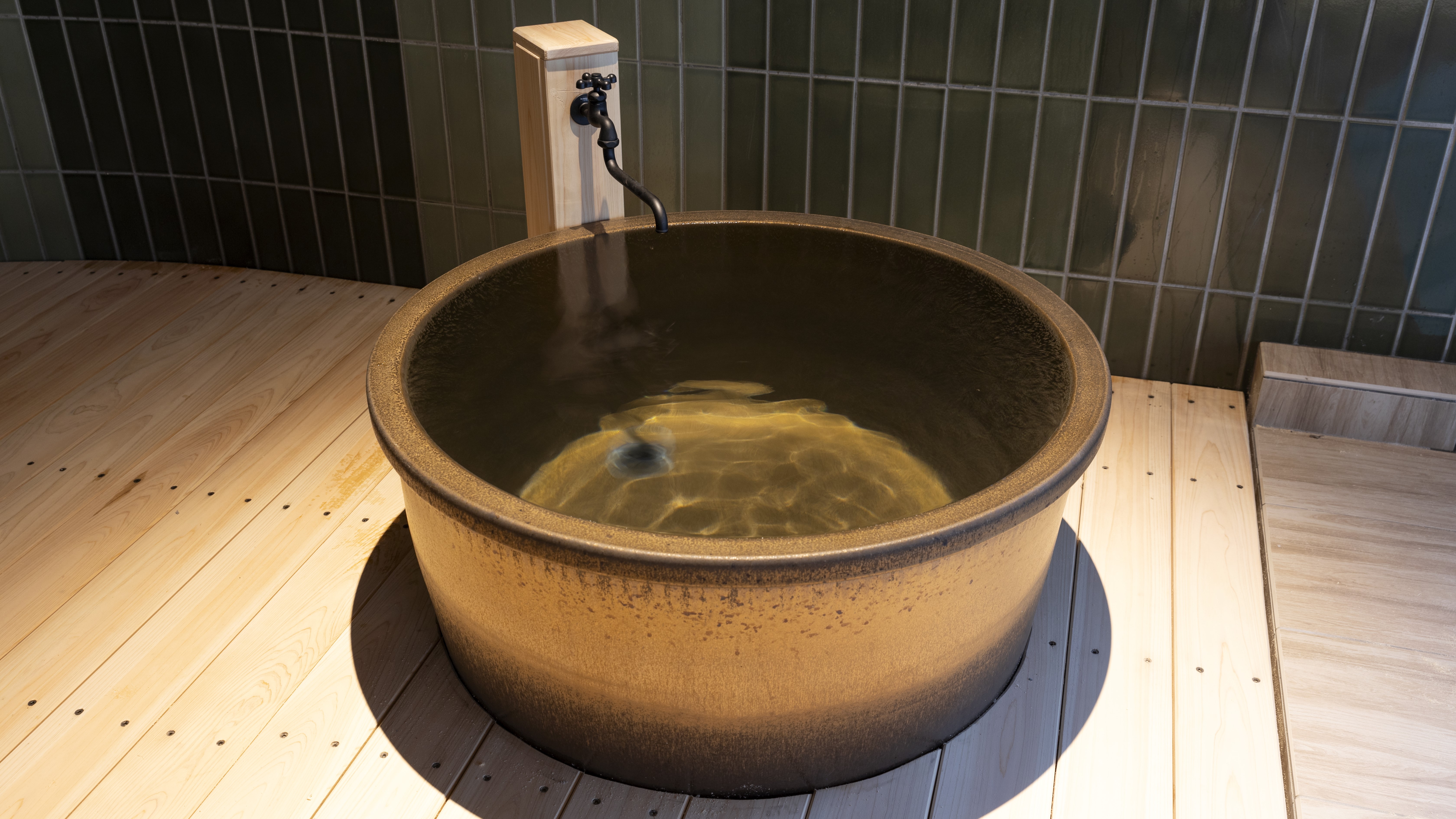 水風呂（鶴仙の湯）