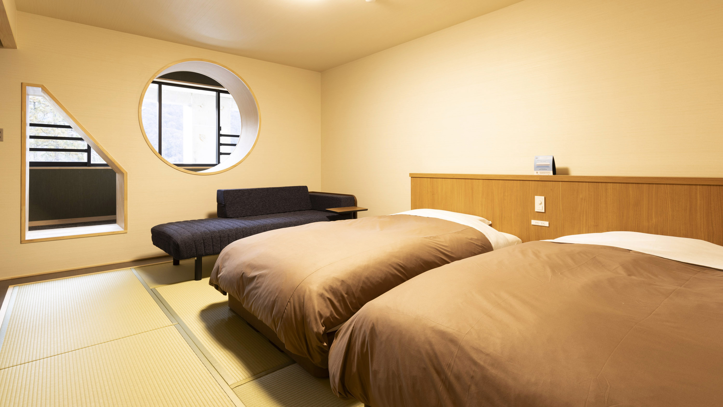 エアウィーヴ快眠ルーム スタンダード和ベッドツイン3名定員　※客室の一例