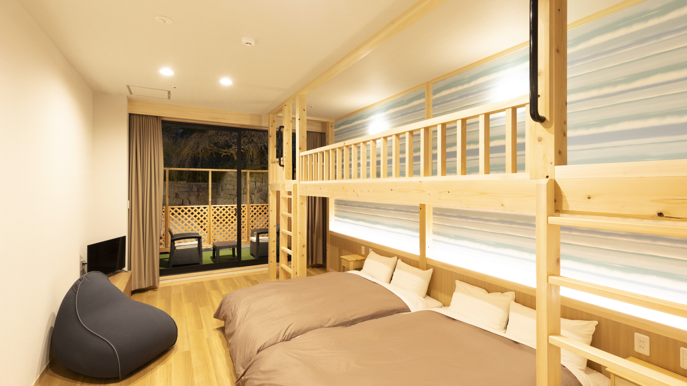 スーペリアツイン ダブルベッド ロフトルーム　※客室の一例