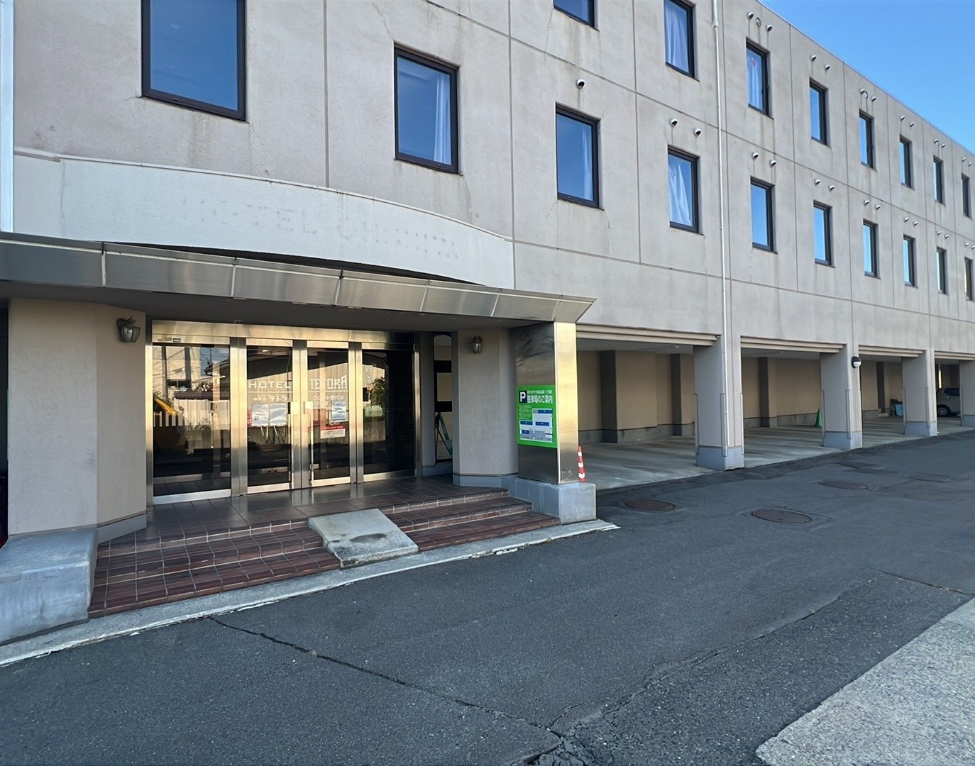 ホテルエントランス