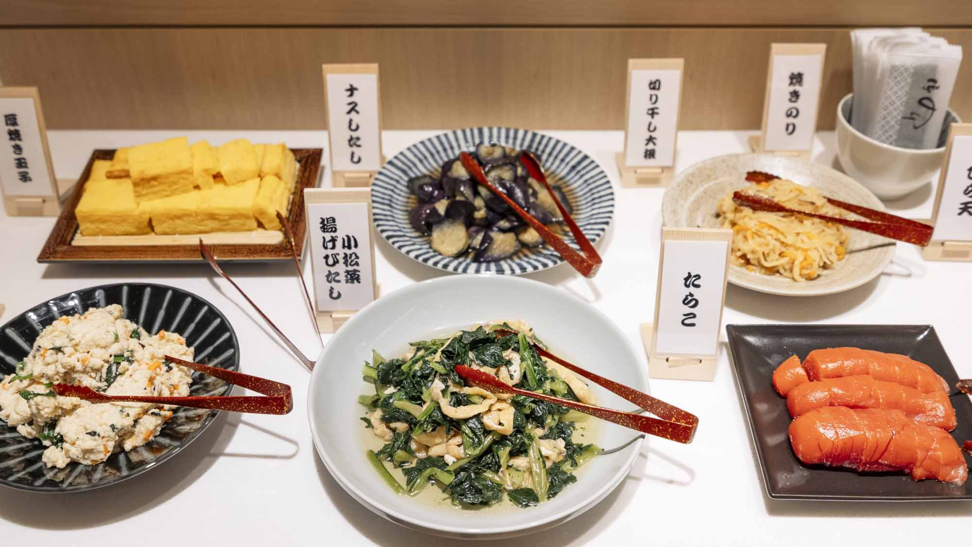 ～朝食～　和メニュー惣菜各種