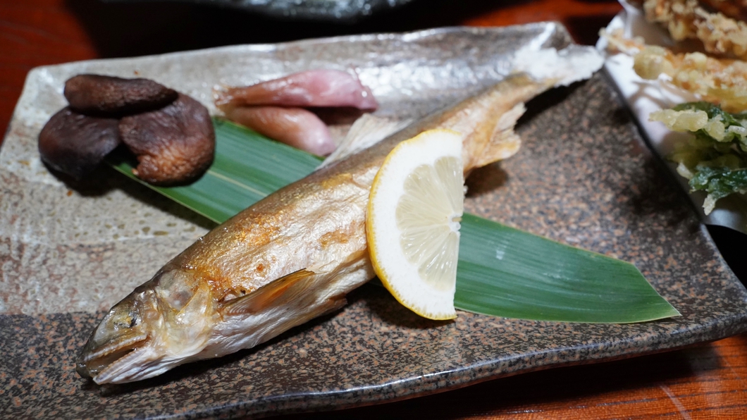 【夕食のみ】朝はゆっくりお寝坊さん。夕食は約10種類の旬の天ぷら等、お部屋食でご提供