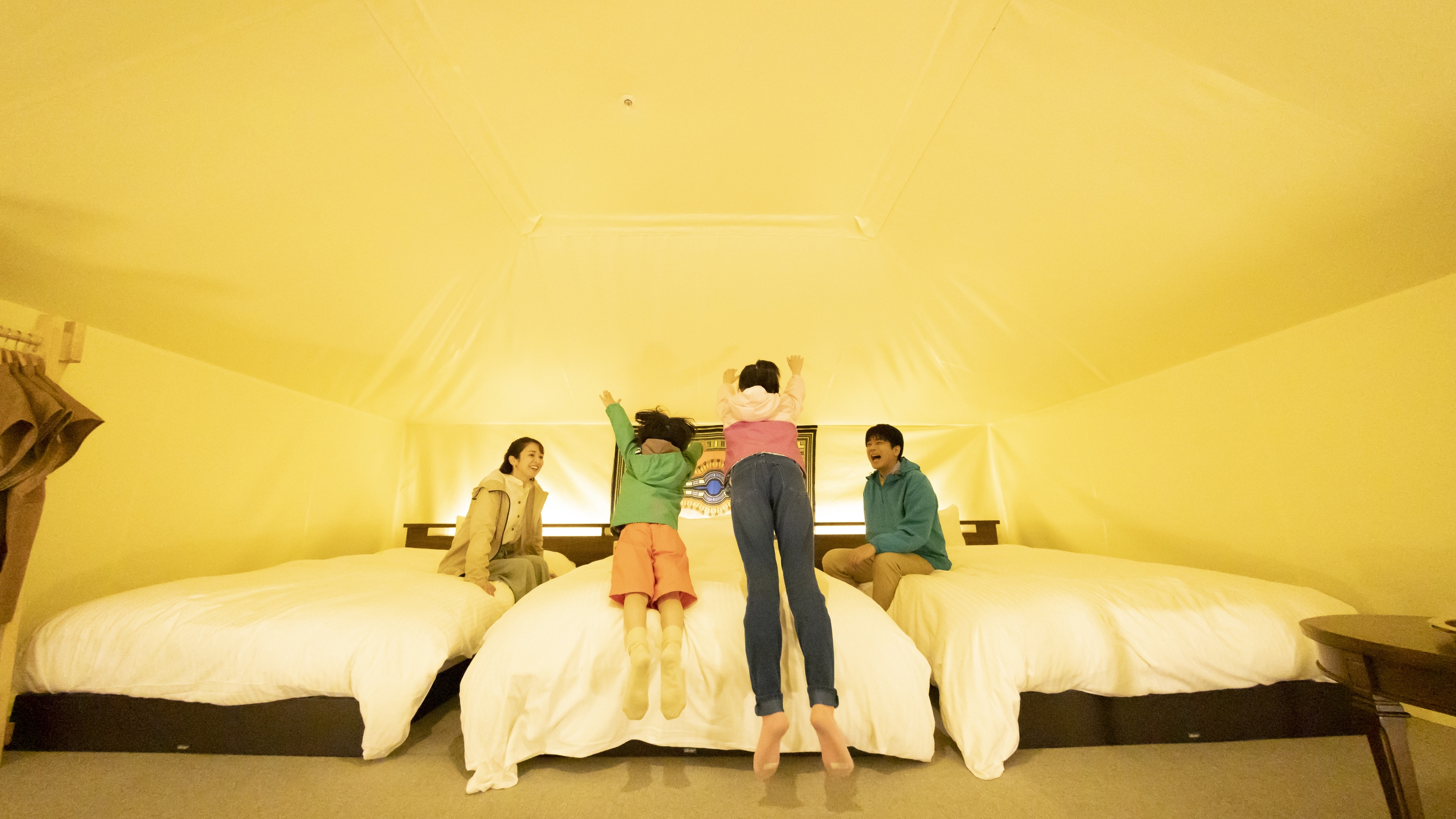 グランピングルーム トリプル4名定員　※客室の一例