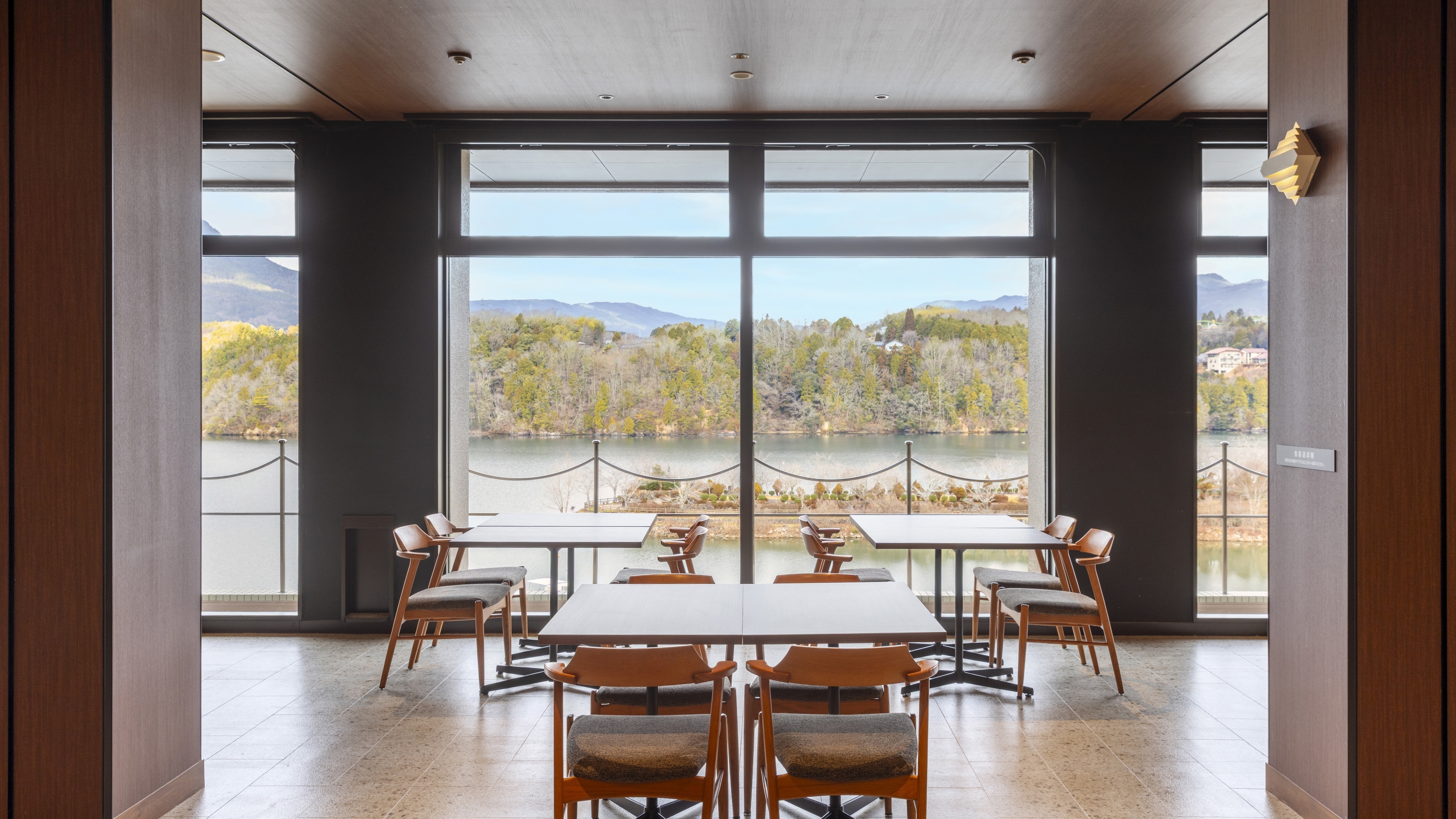 バイキングレストラン「The Lodge」