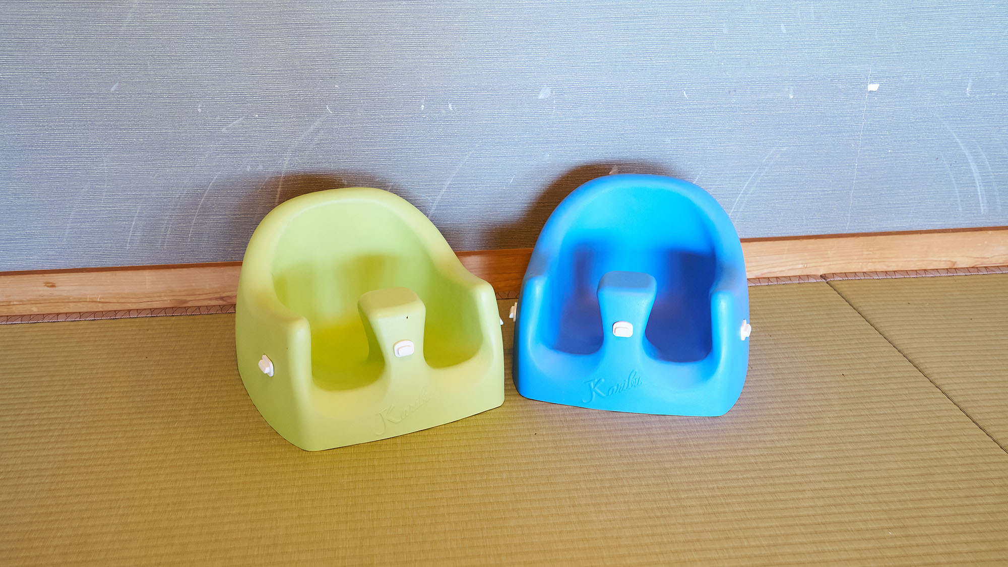 ・【施設設備】お子様連れのご家族に嬉しいキッズチェアをご用意。ご入用の際はお気軽にお声がけください