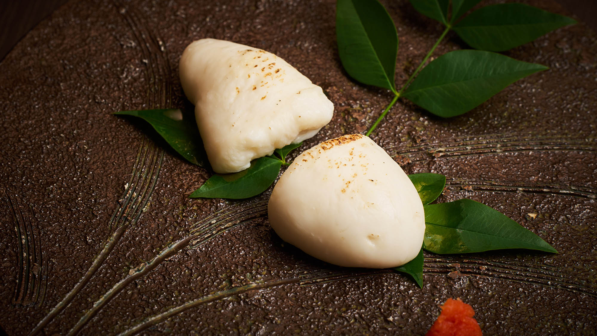 ・【夕食一例／白子焼】てっさやてっちりなどの定番ふぐ料理に加え、白子焼などもお楽しみいただけます