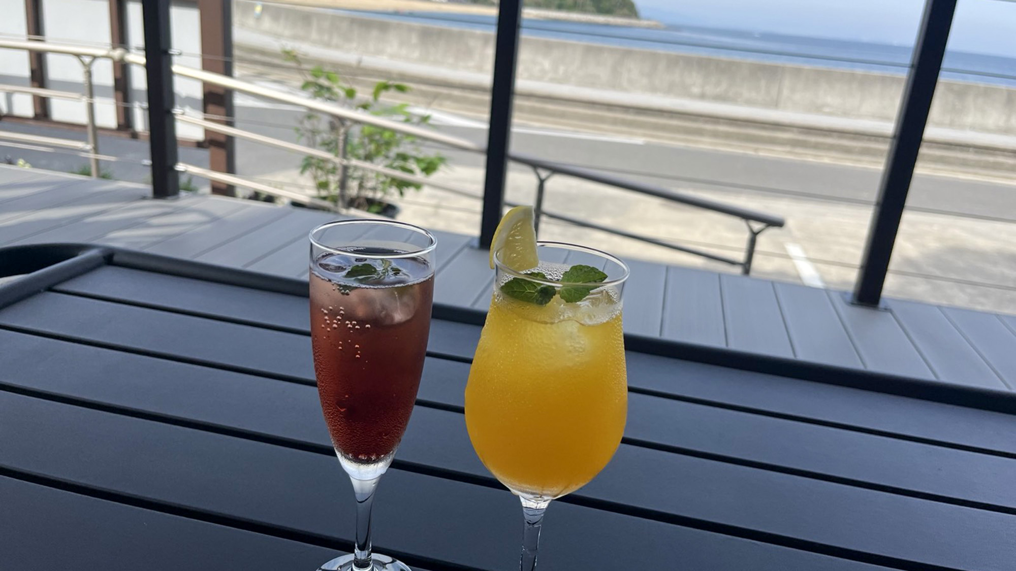 ・【ドリンク 】慌ただしい日常をしばし忘れて&hellip;海を眺めながらのんびりお寛ぎください