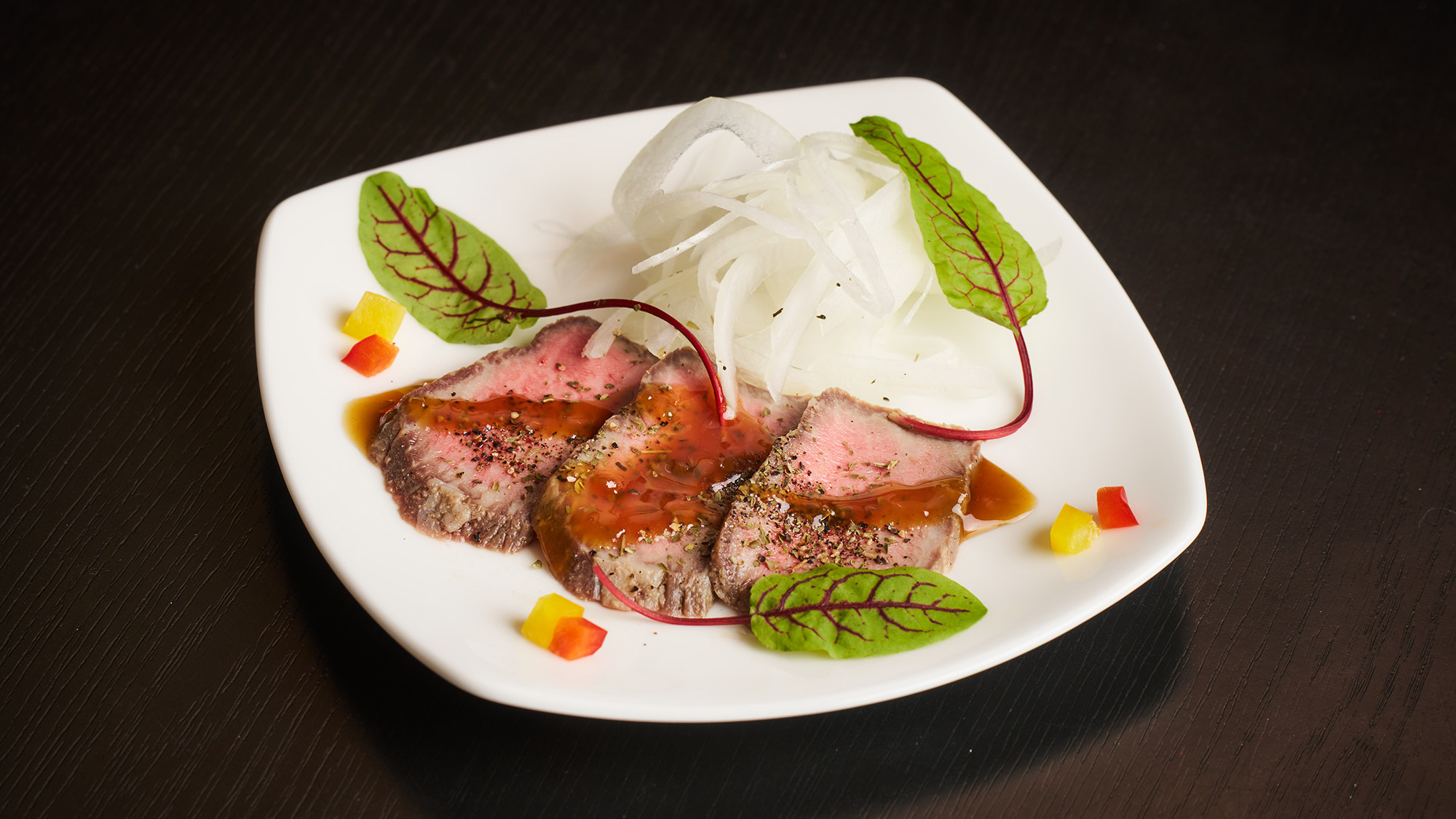 ・【夕食一例／ローストビーフ】柔らかく甘みのある知多牛を、ローストビーフでお楽しみください