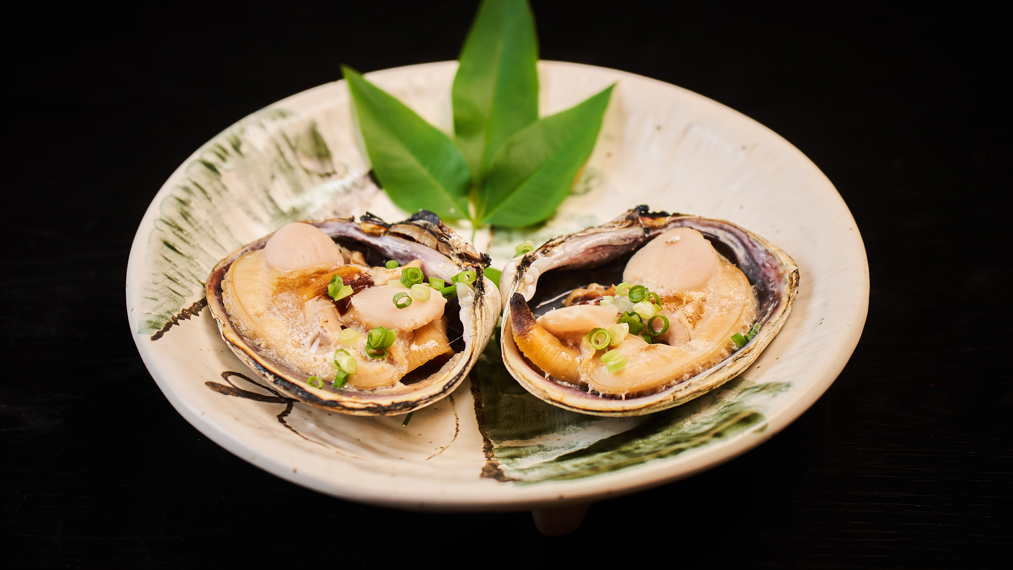 ・【夕食一例／大アサリ】みっちり詰まった豊かな身は、嚙めば嚙むほど甘味や旨みを感じていただけます