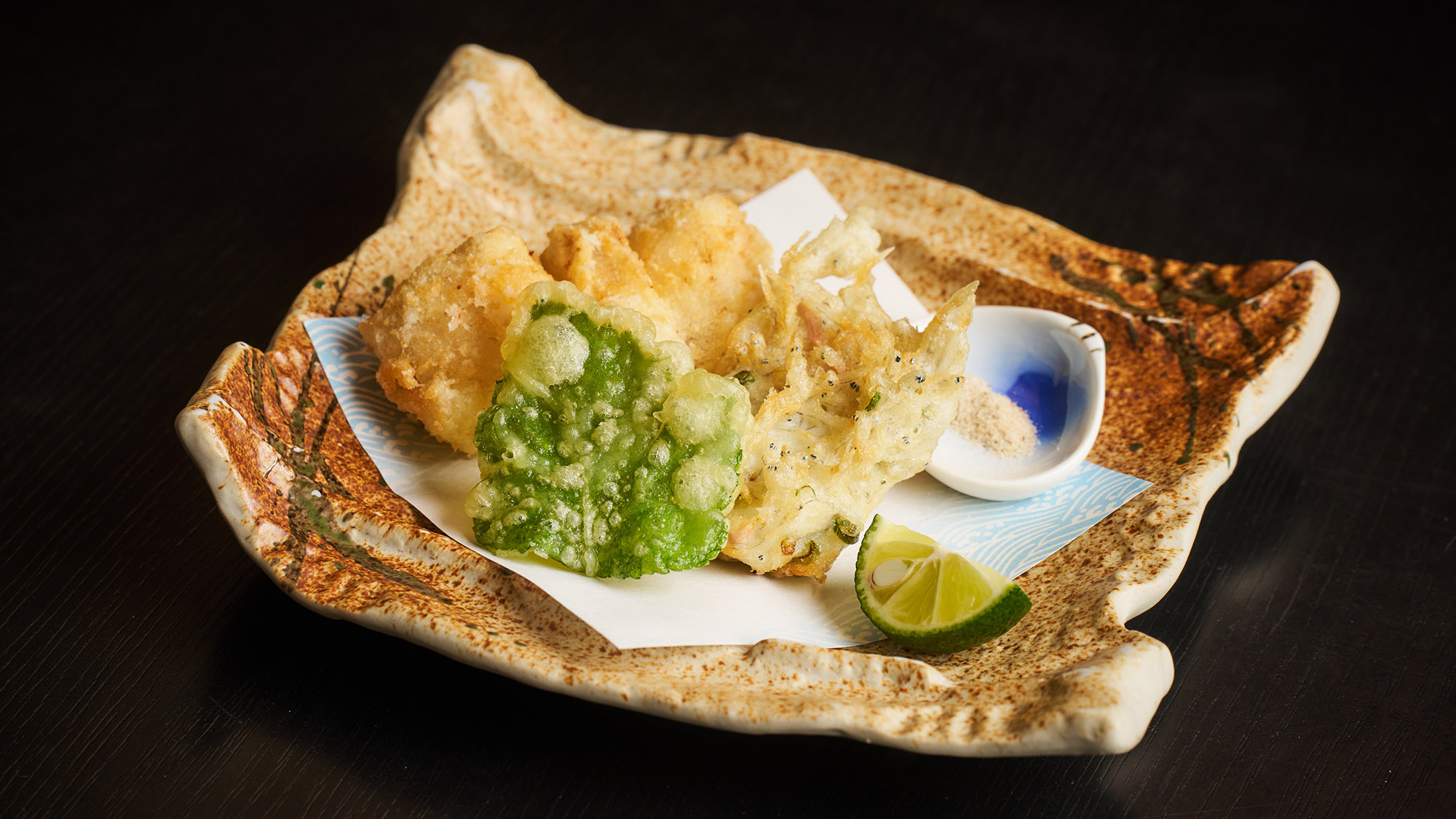 ・【夕食一例／天ぷら】篠島で最も盛んなのはしらす漁です。新鮮なしらすを天ぷらで贅沢にどうぞ