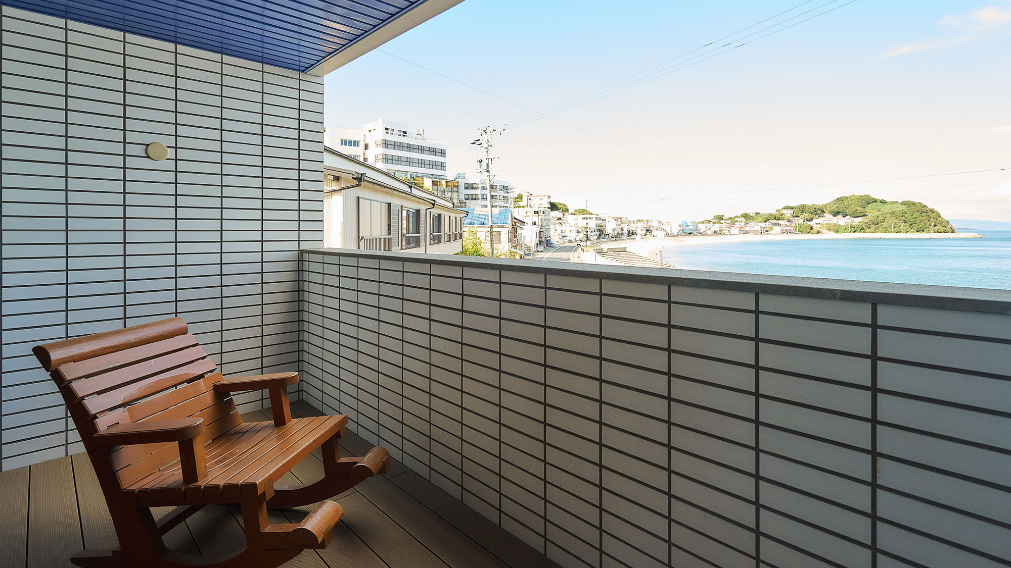 ・【客室／虹】都会の喧騒を忘れる穏やかな空気が流れます。日々の疲れを癒す旅を体験してみませんか