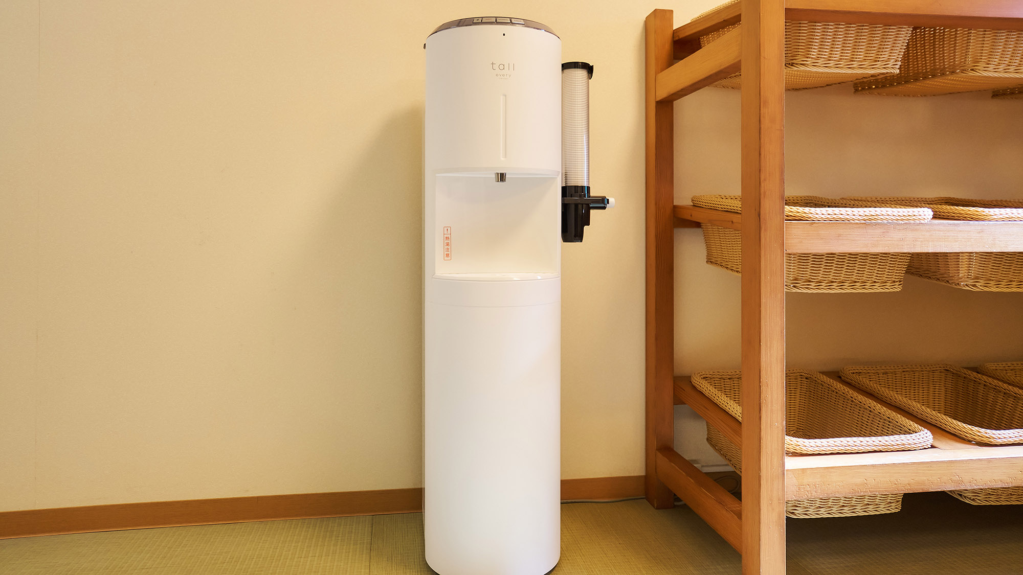 ・【脱衣所】お風呂でたっぷり汗をかいたあとは水分補給をお忘れなく。お気軽にお飲みください