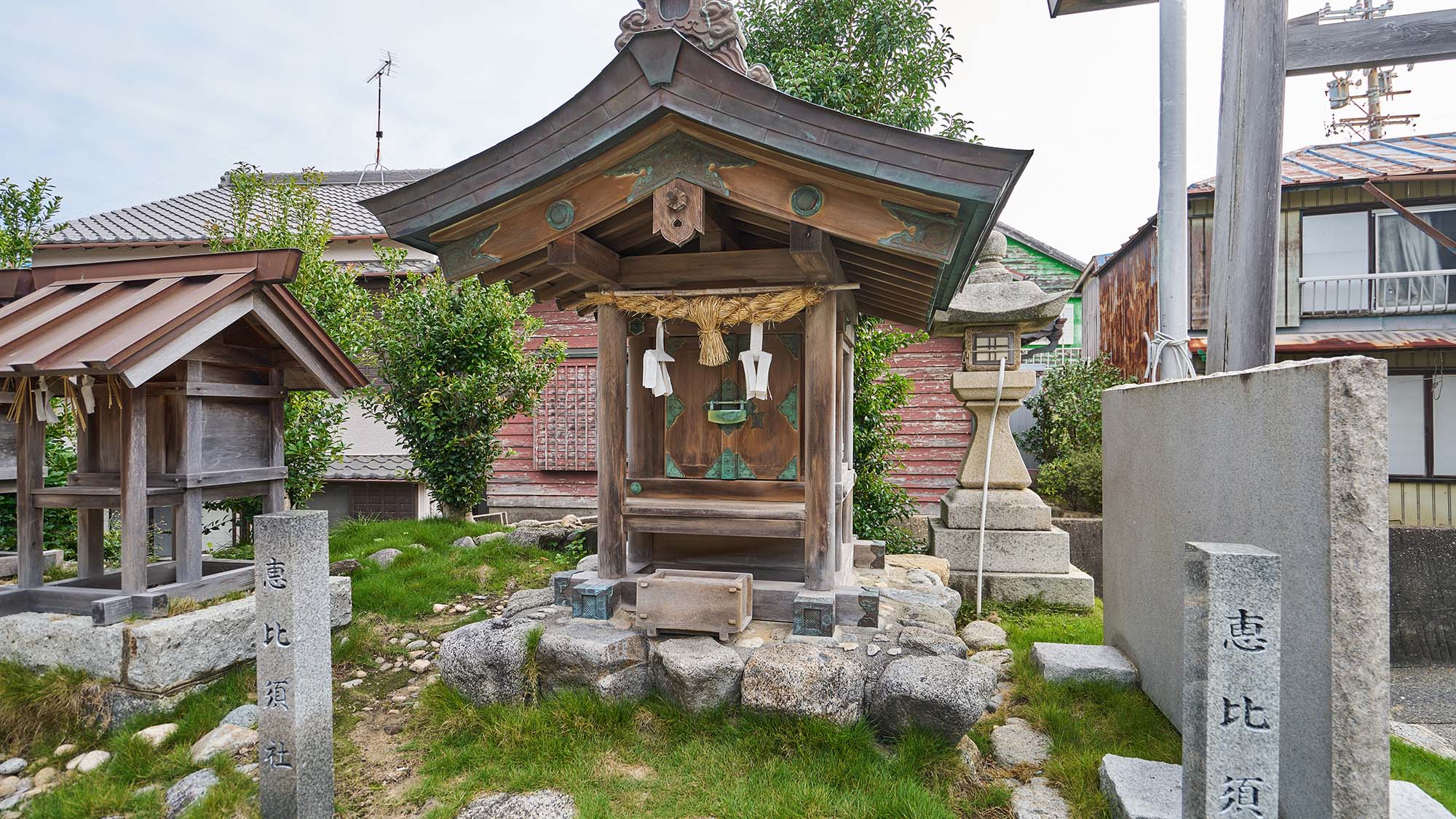 ・【周辺】篠島神明神社の敷地内には恵比寿社がございます。お越しの際は併せてご参拝ください