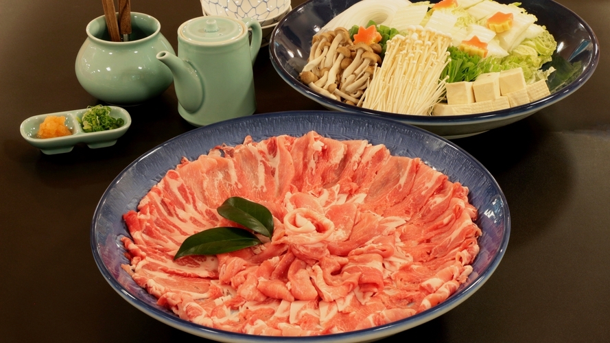 【2食付：京丹波豚しゃぶしゃぶ】京が誇るあまくて柔らかいブランド豚。あったかいしゃぶしゃぶで♪