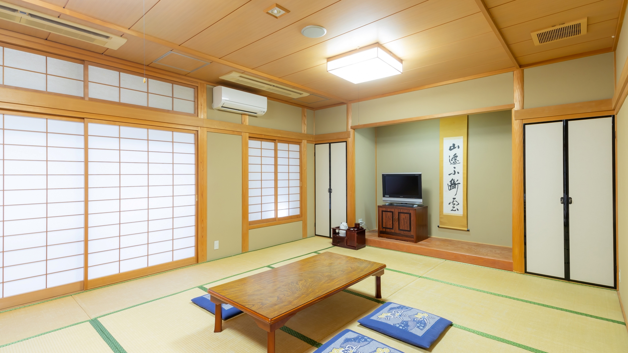 *本館：和室