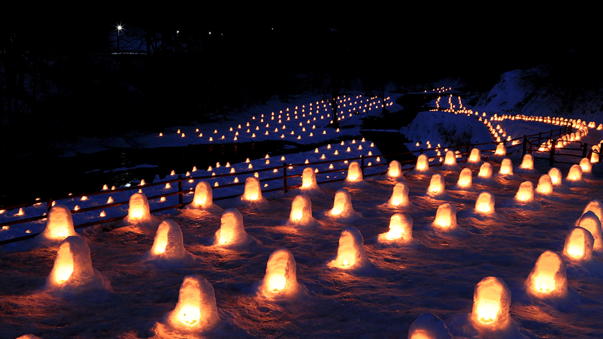 【日本夜景遺産認定】“冬の風物詩”ロマンチックな『かまくら祭り』(^^♪あまりの美しさに感動～～♪