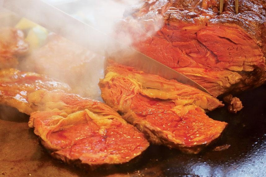 【事前カード決済限定】ビアレストラン90分飲み放題＆鉄板焼きステーキなど食べ放題付(平日限定）