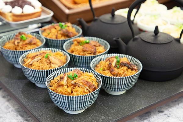 朝食ビュッフェ　鰻まぶし飯