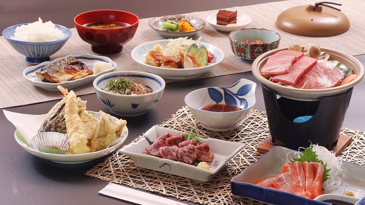 【グレードアップ】贅沢に信州馬刺し＆信州サーモン付♪メインお任せ♪信州牛陶板焼きorすき焼き◆2食付