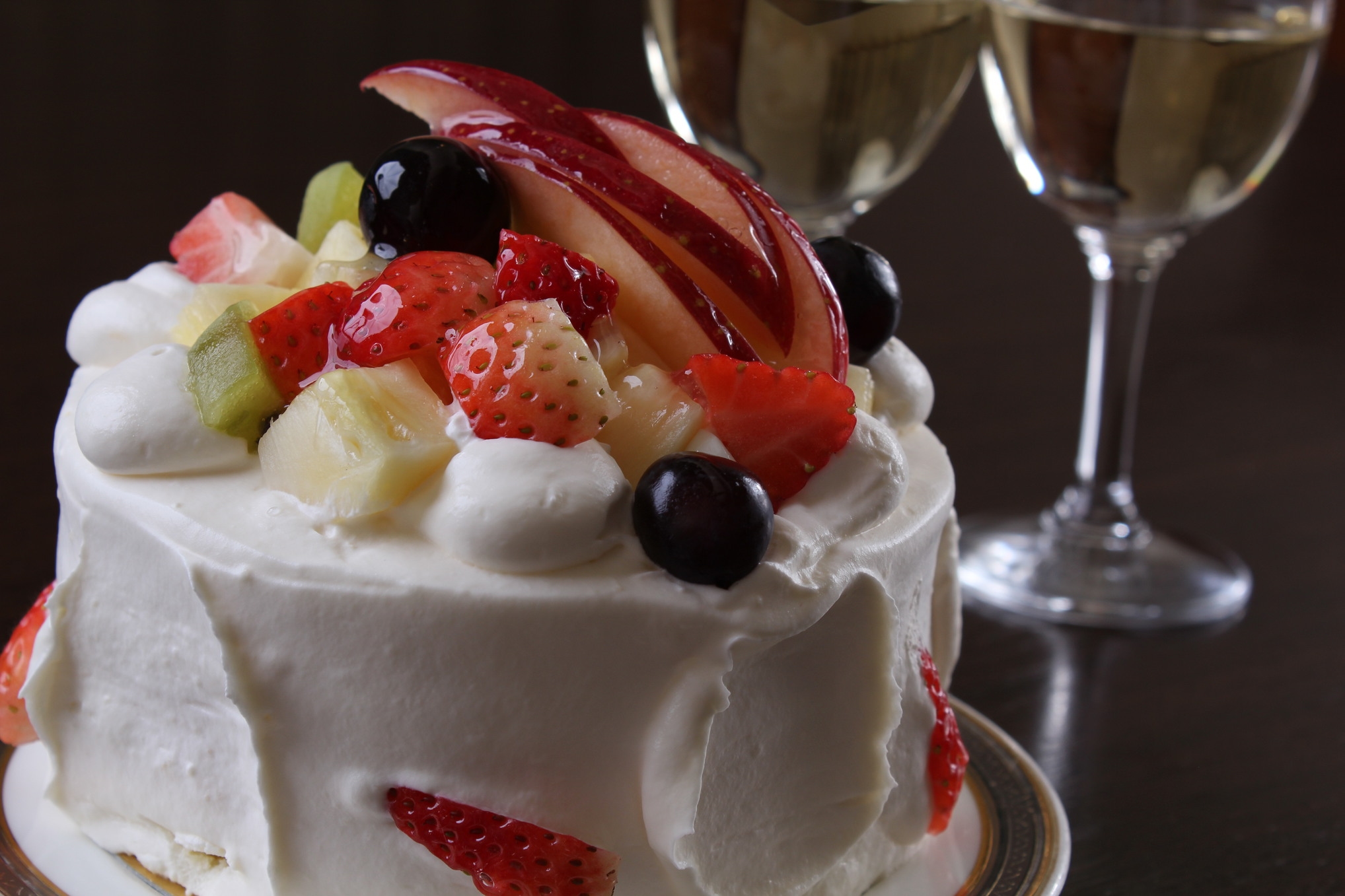 【アニバーサリープラン】〜記念日はお祝い温泉旅行〜ケーキとワインで乾杯！