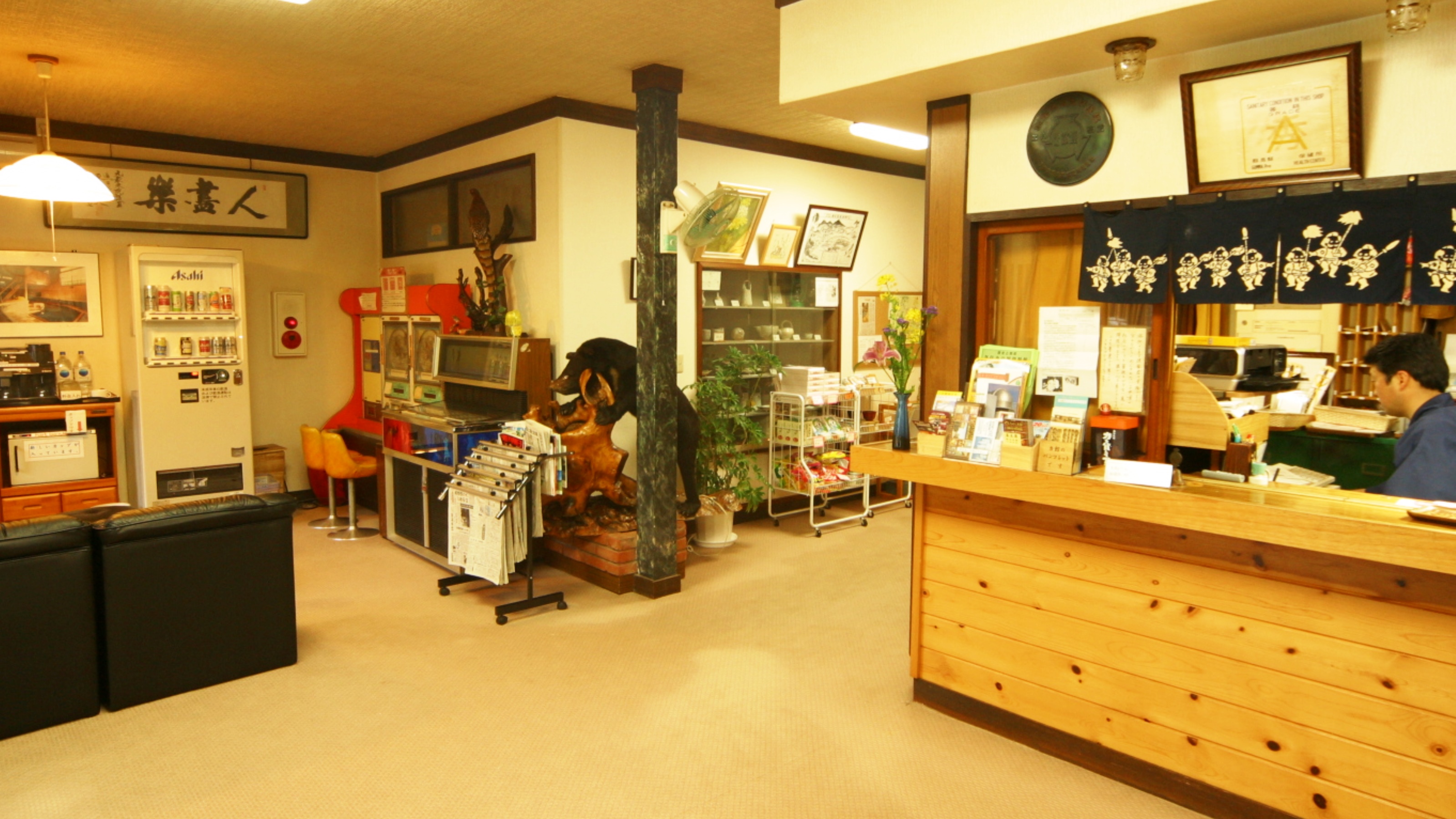 広々したフロントでお客様をお迎え致します。