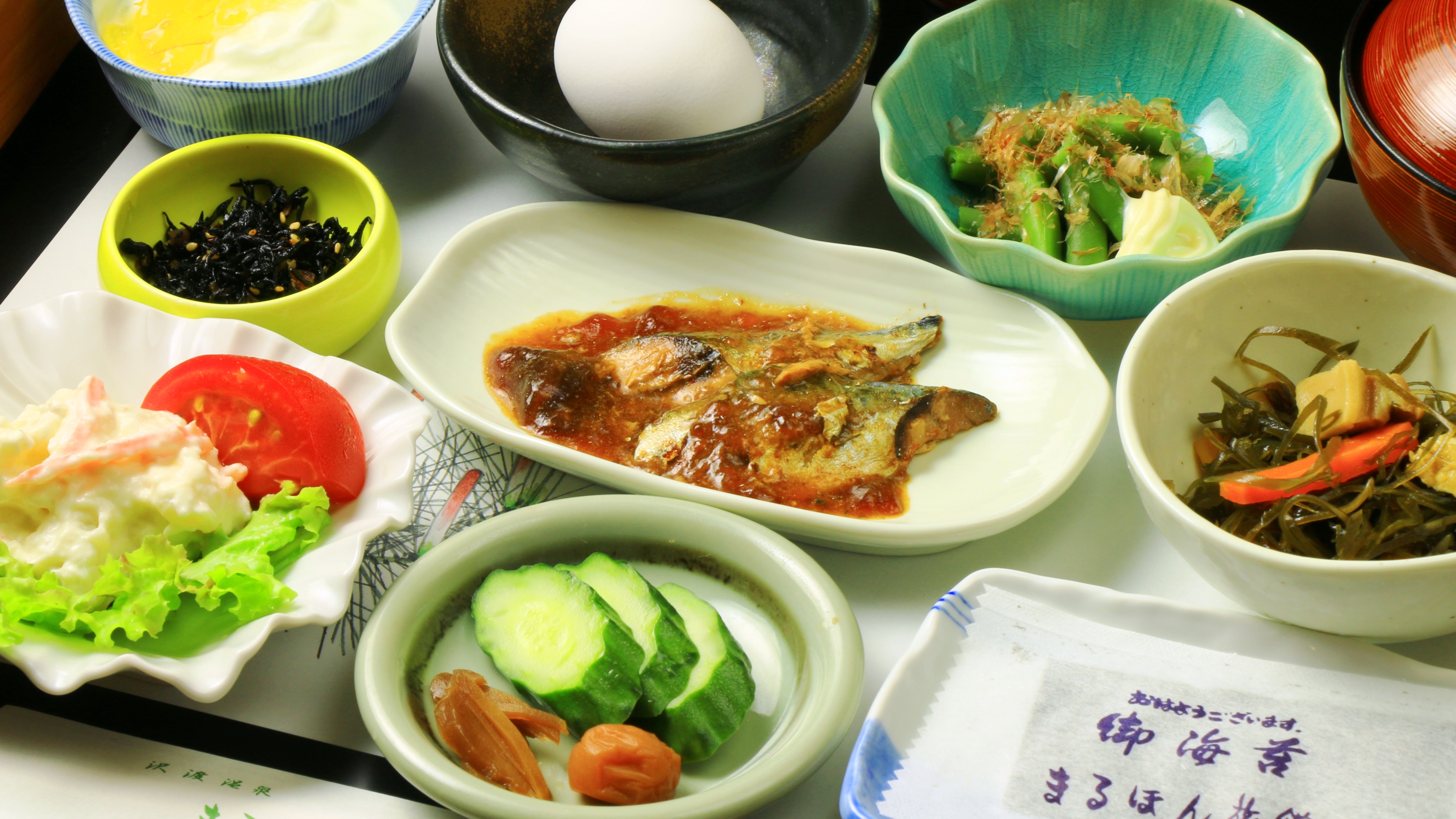 【朝食全体】一例。カラダにも優しい田舎料理で1日をスタート!