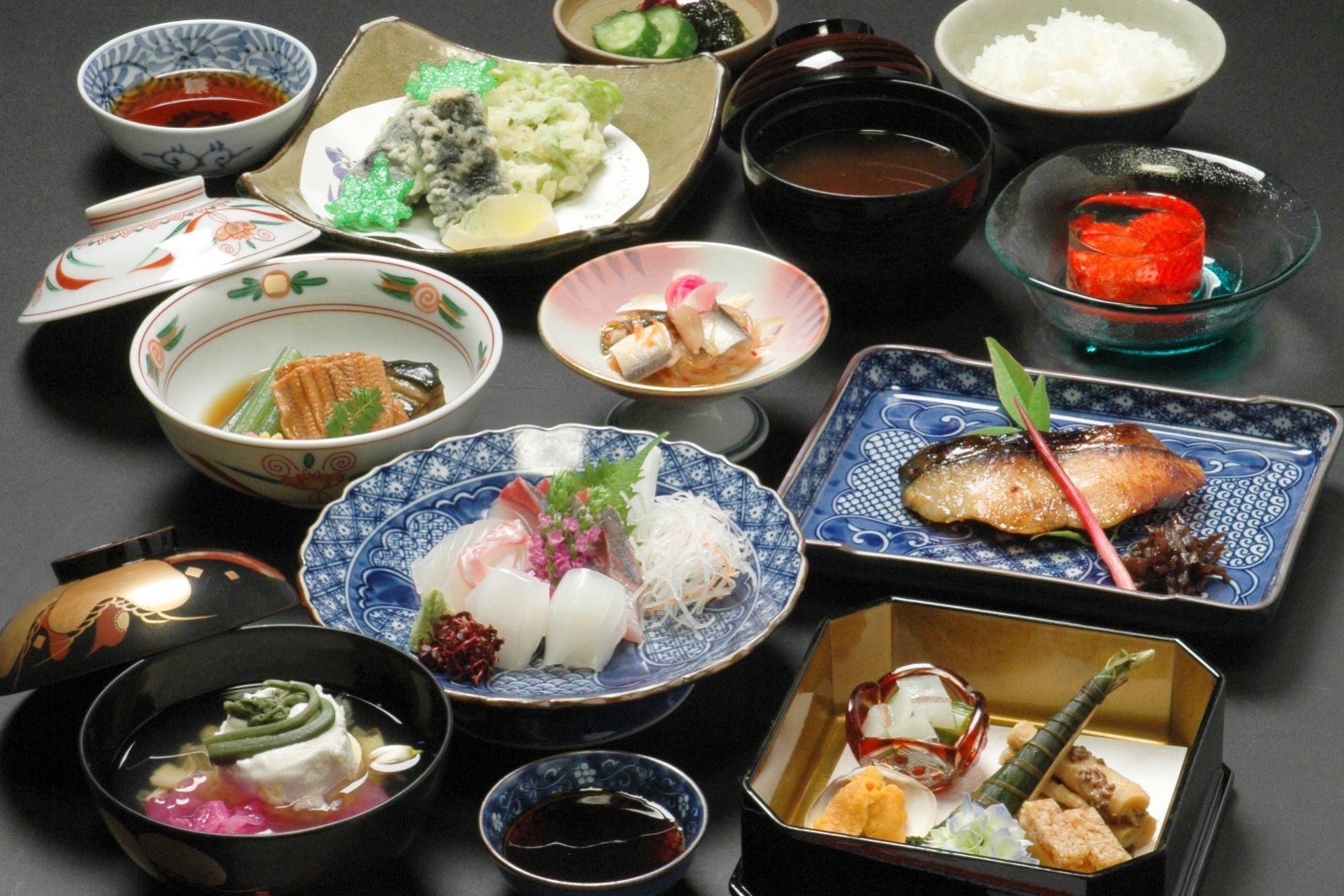 【鯛茶プラン♪】会席料理のご飯を鶴形名物『鯛茶漬け』に♪（夕朝食付）【お部屋食】