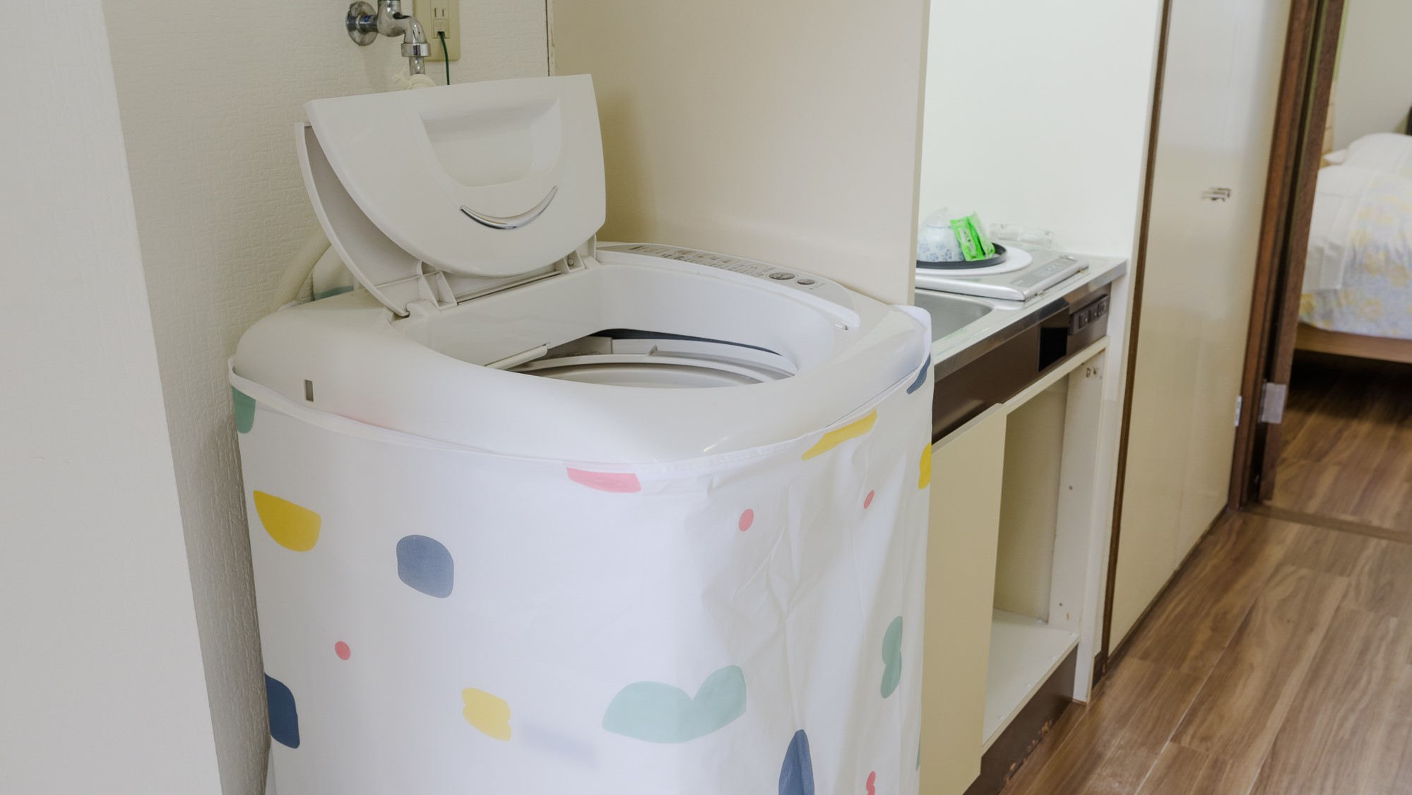 本館はお部屋内の洗濯機をご利用いただけます。別館は共用洗濯機となります。