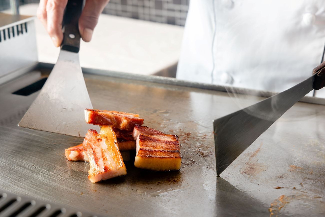 【Enjoy!Breakfast】地産食材・ご当地メニュー・出来立て！50種以上のビュッフェ朝食付