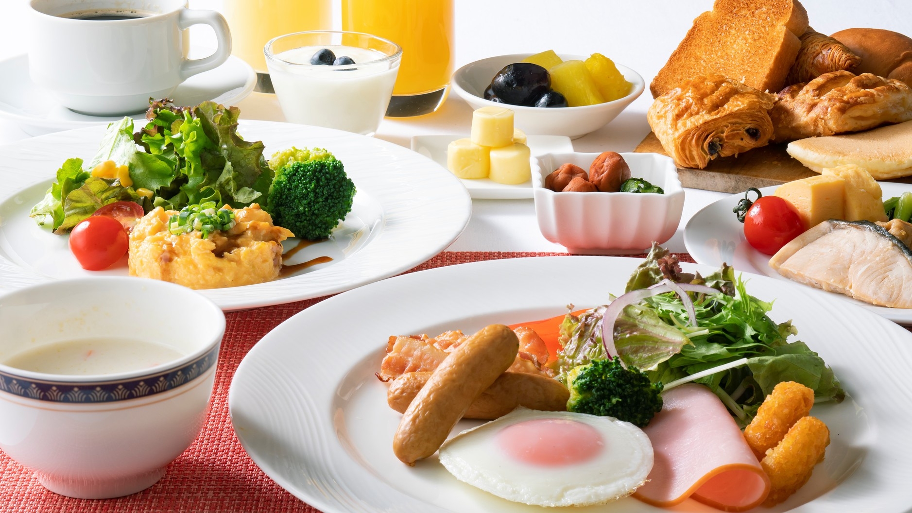 【Enjoy!Breakfast】地産食材・ご当地メニュー・出来立て！50種以上のビュッフェ朝食付