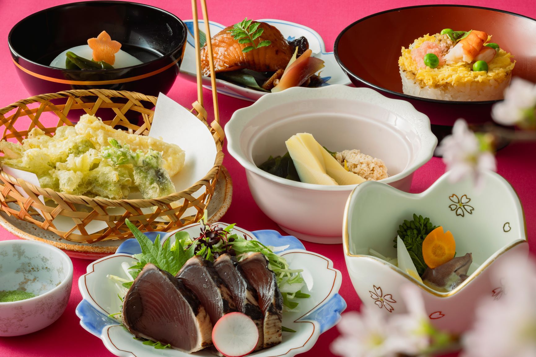 【季節の会席料理を堪能】日本料理 鯉城ディナー付プラン＜スタンダード・スーペリアフロア＞