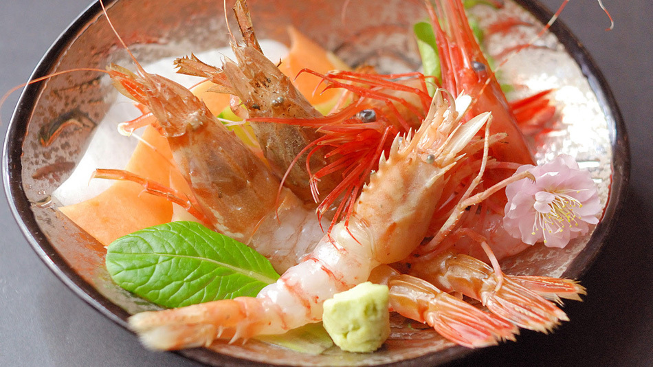 ≪夏の一押し≫　上品な甘さと、程良い食感をお楽しみください！　『　活け白いか姿造り付き☆コース！　』