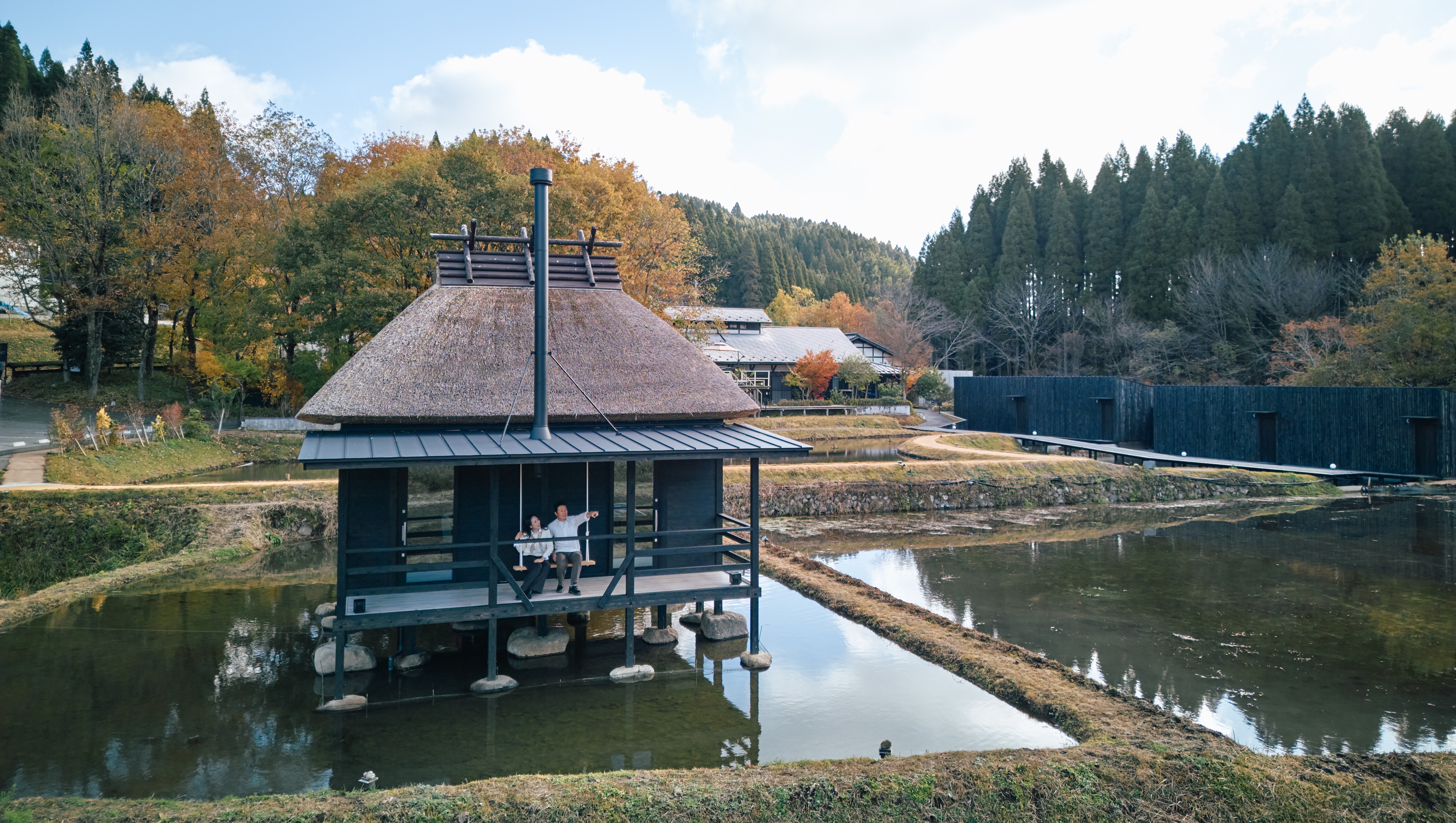ご当地茅葺きカフェ