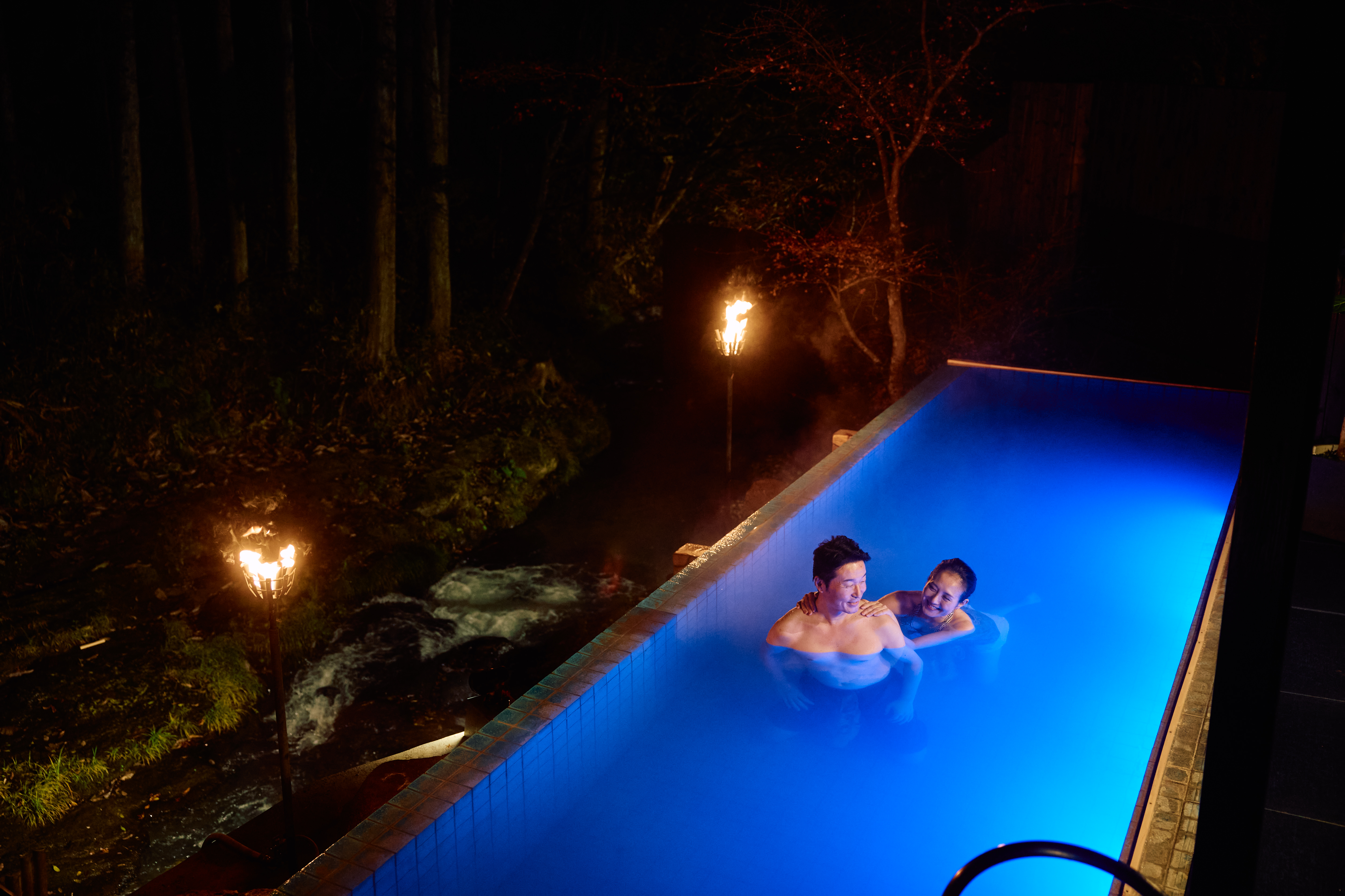 幻想的な夫婦湯遊びプール