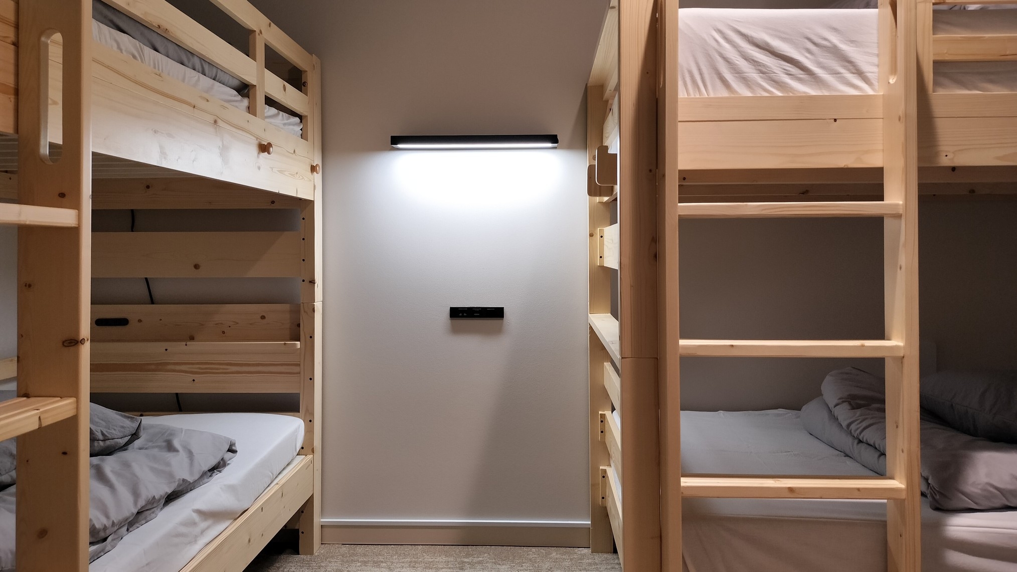 【貸切ドミトリー】《素泊まり》定員4名、共用温泉付き