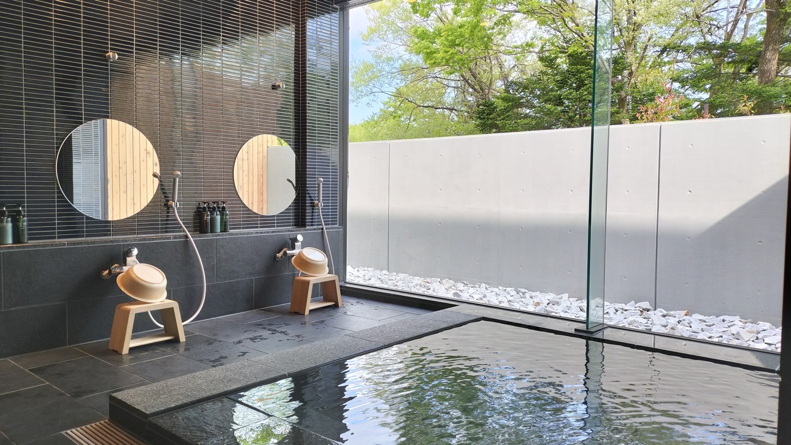 【貸切ドミトリー】《素泊まり》定員2名、共用温泉付き