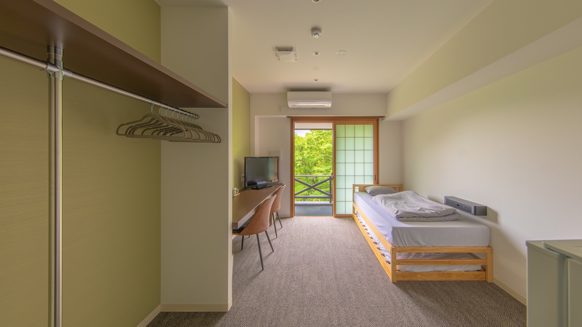 【個室】《素泊まり》定員2名、共用温泉付き