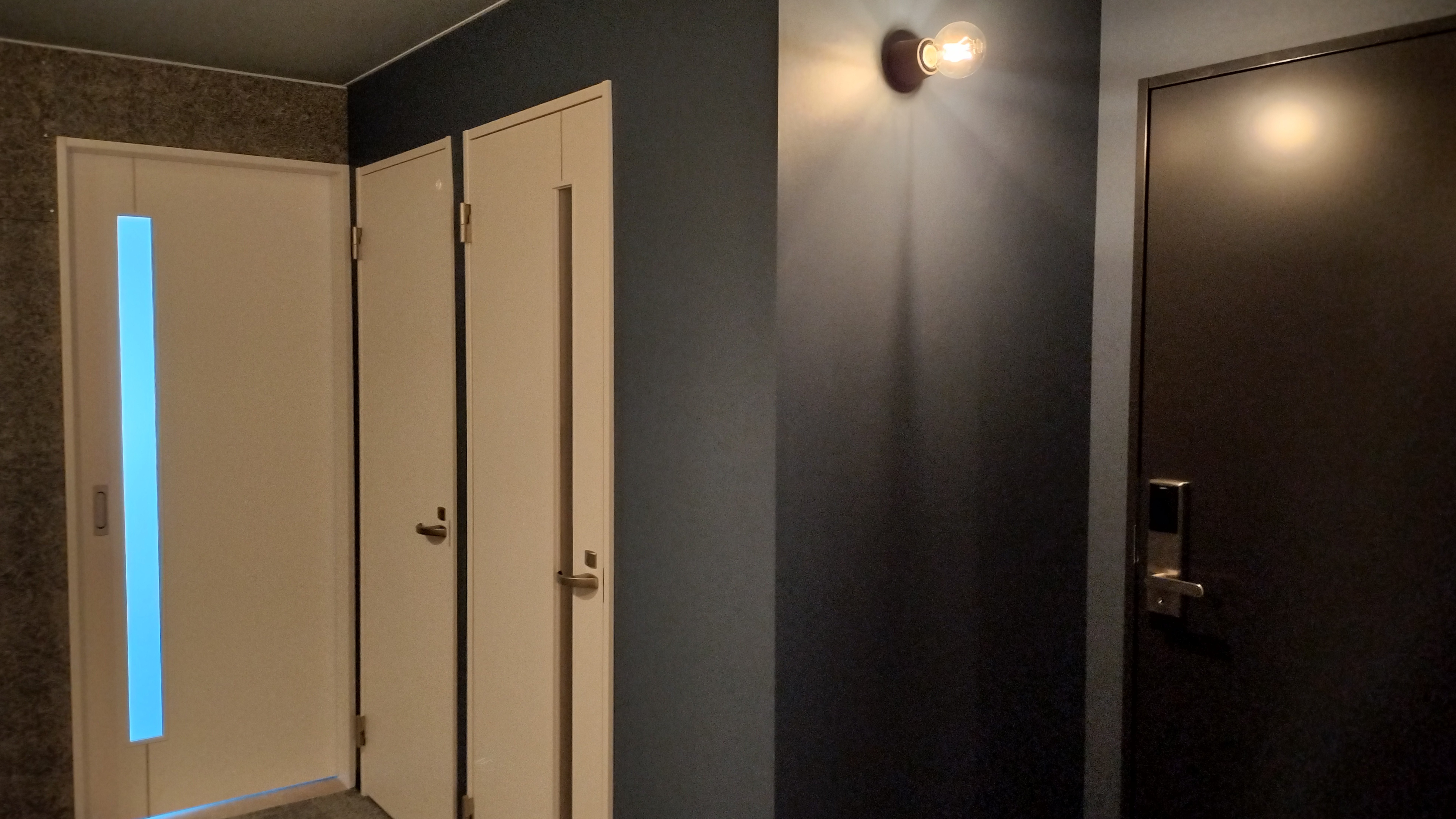 ドミトリー廊下④