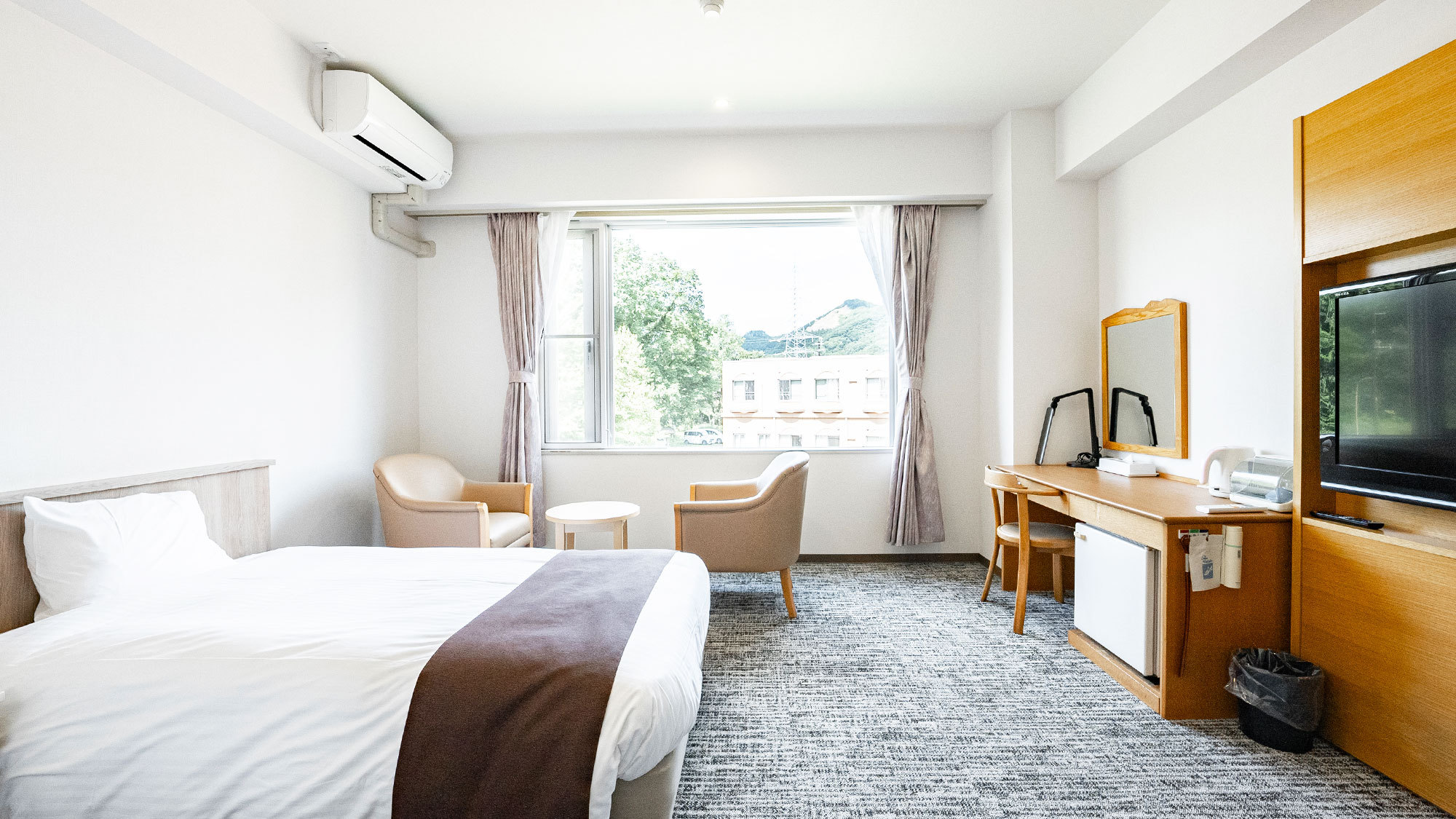 【ツインルーム】カップルやご夫婦のご利用に。お子様の添い寝も可能です。