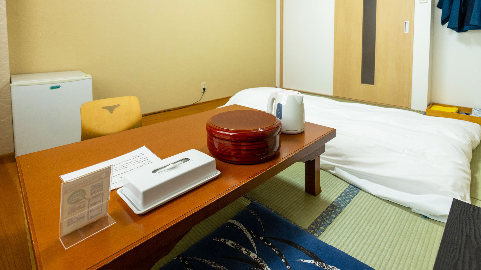 【和室】温泉宿ならではのお部屋です。布団は全室羽毛布団で、枕は羽枕を完備しております。