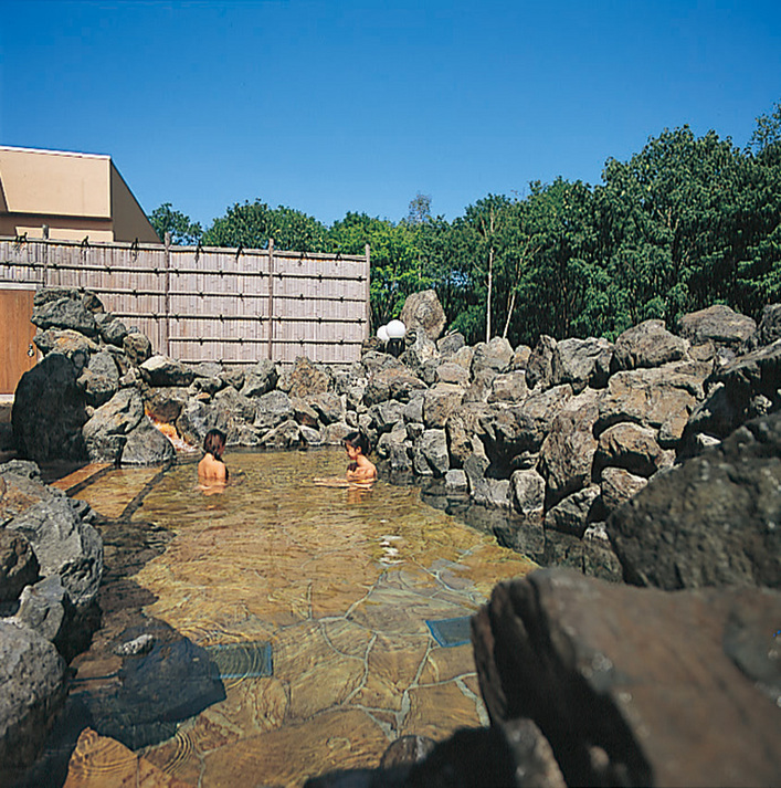 Open-air bath