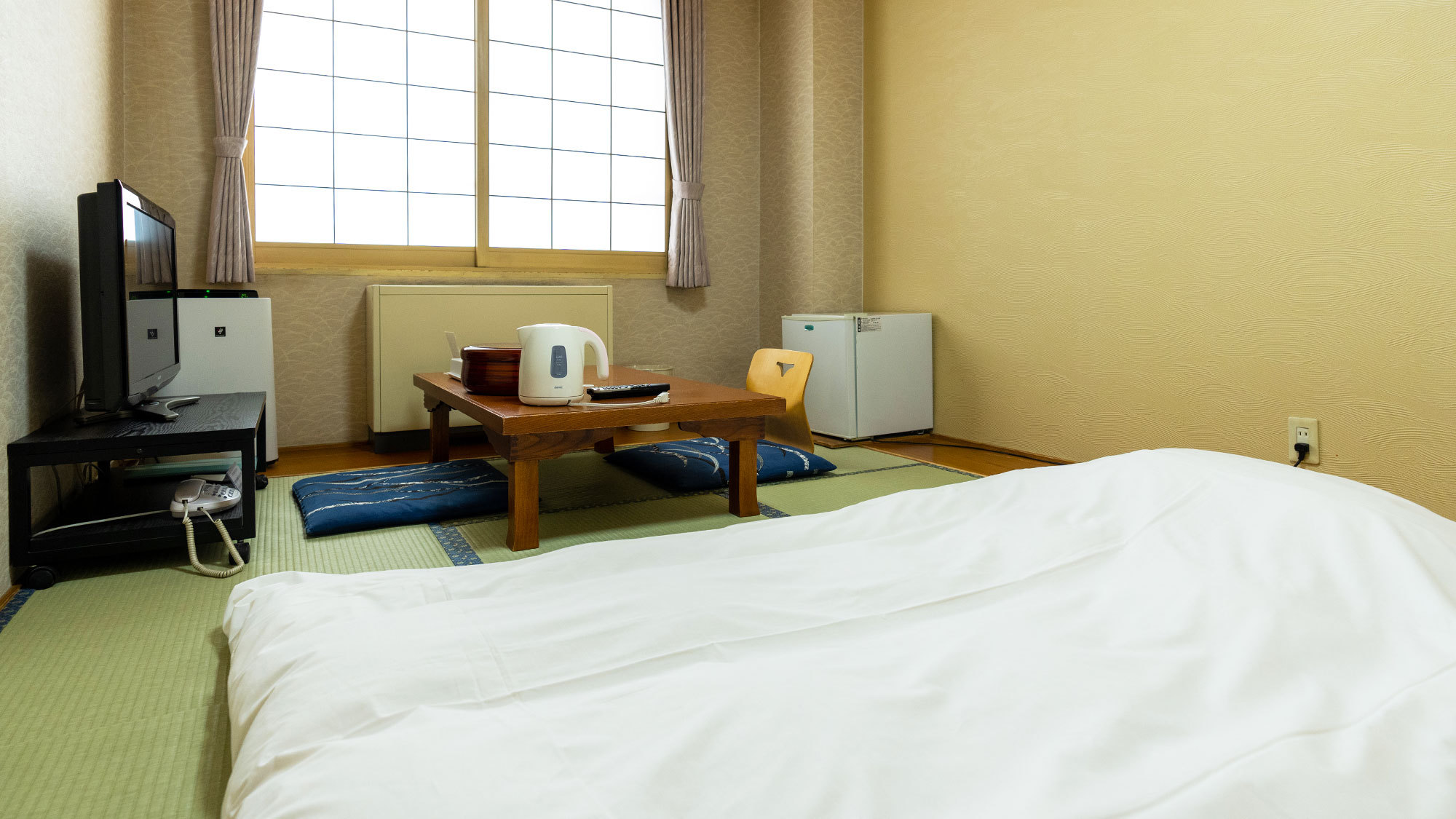 【喫煙】 和室6畳（バスなし）