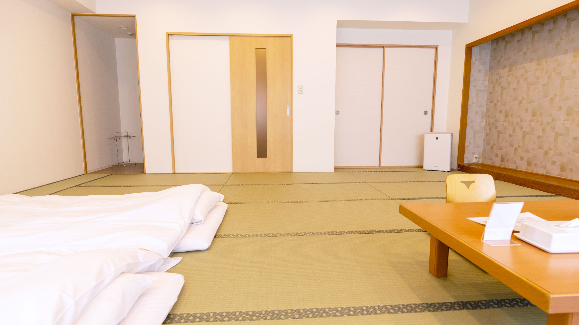 【和室15畳】大人6名様までご利用いただけます。広々和室で足を伸ばしてリラックス♪