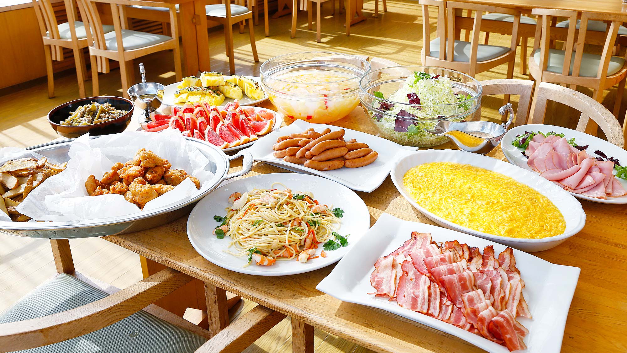 【朝食】品数が豊富な朝食バイキングでお腹いっぱい召し上がれ！（和食膳に変更になる場合あり）