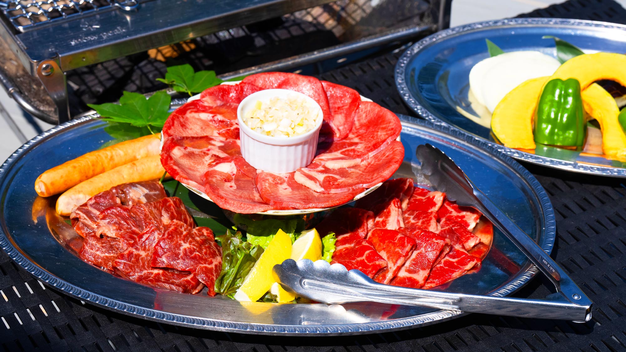 【ヴィラ・夕食】「牛肉BBQセット」「新鮮ラムしゃぶセット」など3種類からお選びいただけます。