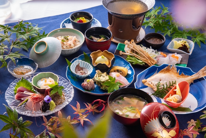 【8・9月限定】夏旅行の「しんどい」全解決！駅から直行＆涼室ゴロンで夏の養生を（ミニ会席）【個室食】
